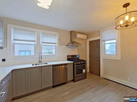 Photo of 210 Warren Ave #Left A, Fort Lee, NJ 07024 (MLS # 26037672)