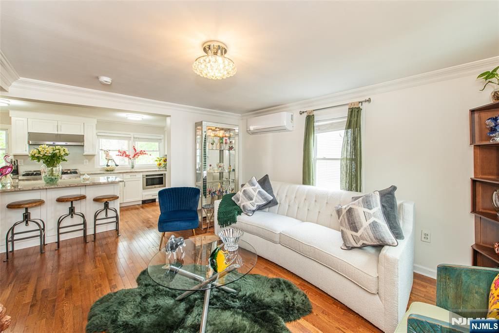 Photo of 119 Sherwood Avenue, Mahwah, NJ 07430 (MLS # 26013790)