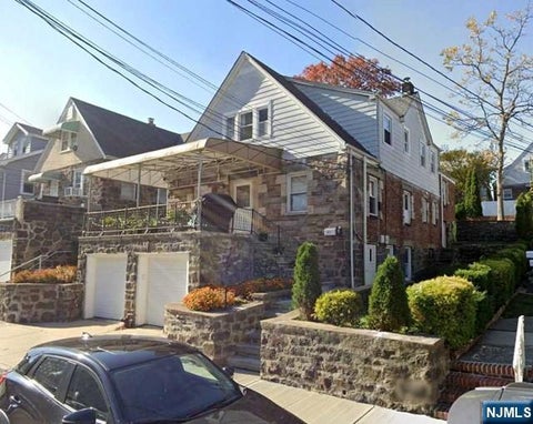 Photo of 25 Glen St #2, Cliffside Park, NJ 07010 (MLS # 26036631)