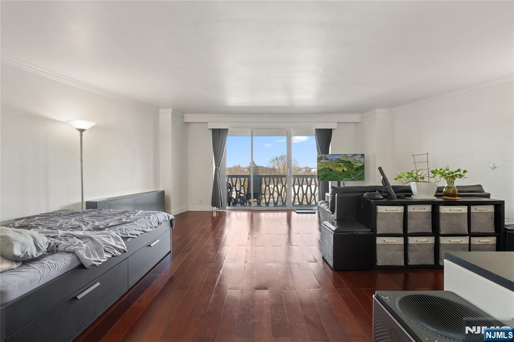 2000 Linwood Avenue 6E