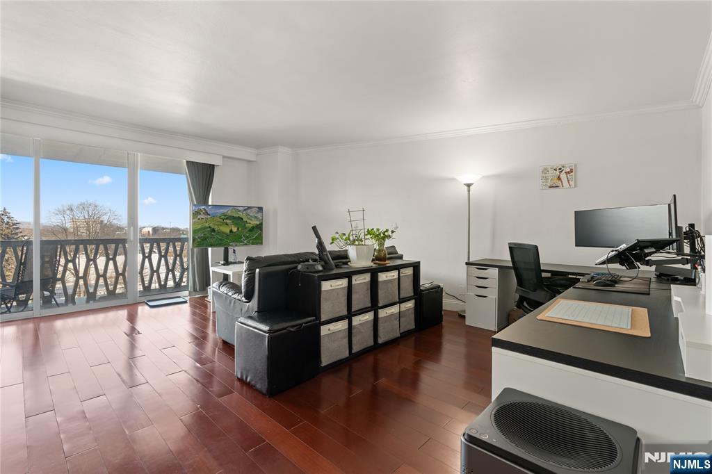 2000 Linwood Avenue 6E