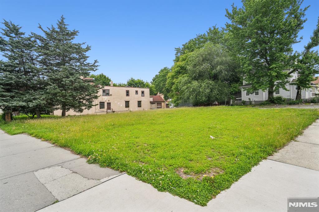 201 Englewood Avenue