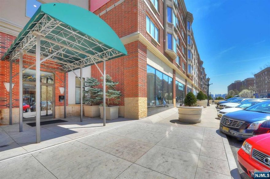 Enjoy the lifestyle that City Place has to offer. Fabulous shops and fine dining restaurants at your doorstep. Located in the premier building of The Peninsula at City Place, this 878 sq ft one bedroom offers a great balcony with views of NYC. 24 hour concierge service right below at the main level along with great amenities such as a social room, gym and children's play area are included. W/D in unit Parking is included in the rent. NO PETS!. 1st month's rent, 1.5 months security deposit is due at lease signing.