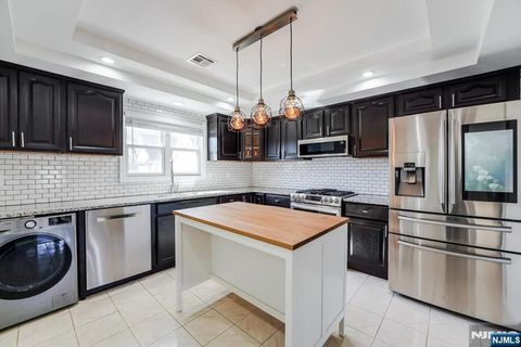 MLS: 25006993