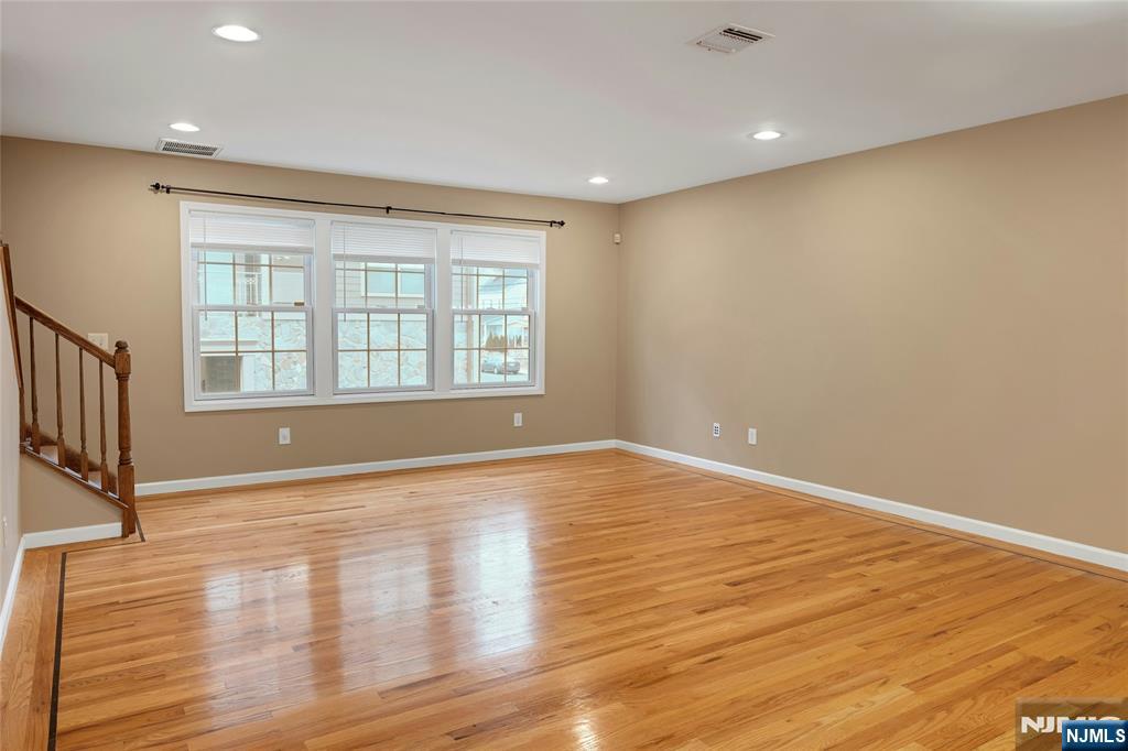 102 Montgomery Street 15