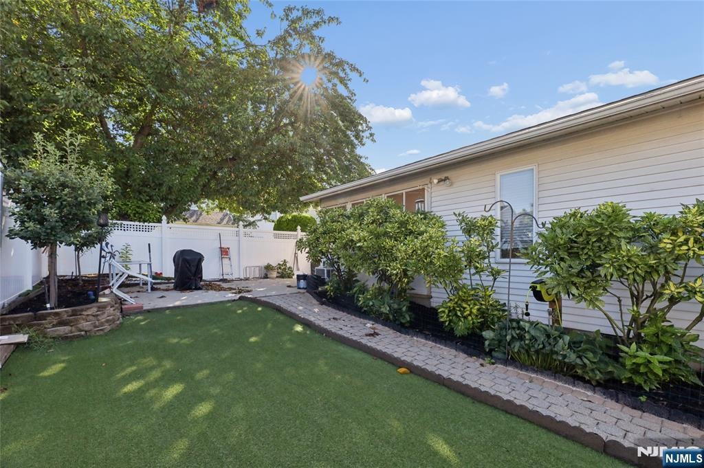 2-23 Berdan Avenue