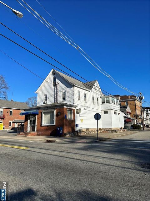 Photo of 6363 Ringwood #3, Wanaque, NJ 07465 (MLS # 25036640)