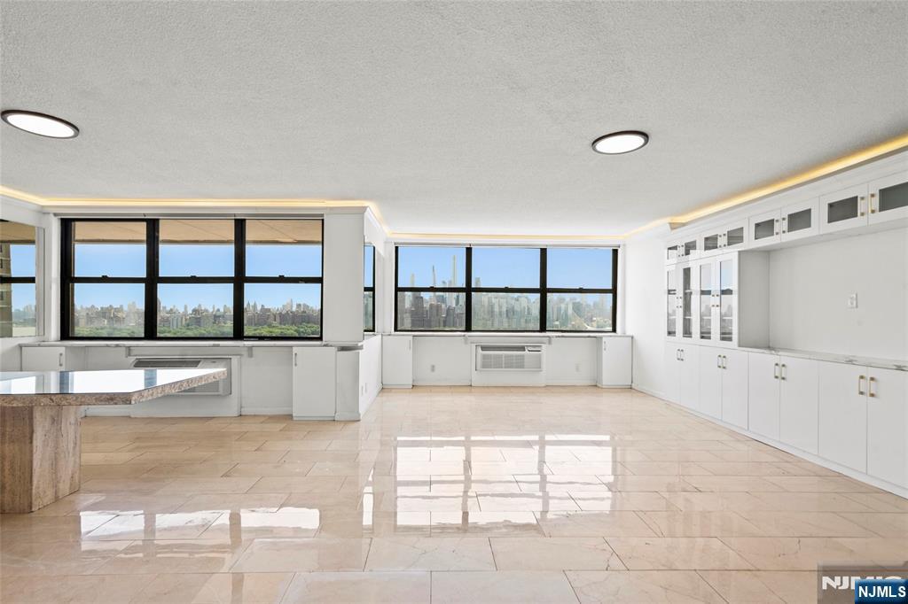 7004 Boulevard East 26D