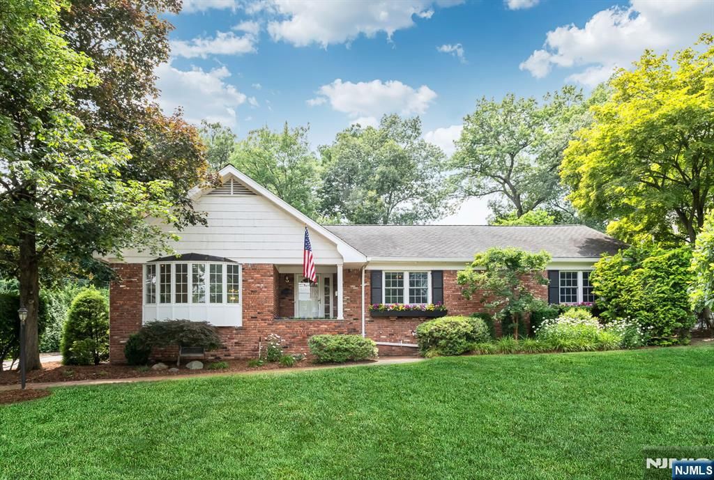 Photo of 110 Ackerman Avenue, Ho-Ho-Kus, NJ 07423 (MLS # 25034669)