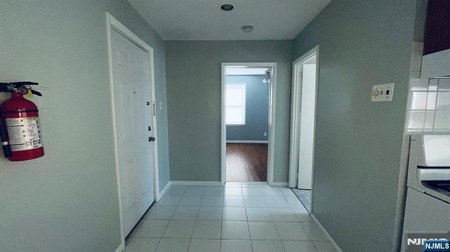 Freshly painted, well-maintained, and spacious 2nd floor apartment offers a Living room, dining room, eat-in kitchen, bedroom, office, and a full bath. One car garage is included. Wooden floor/tile floor. Close to shopping/ restaurants, short distance to public transportation. AVAILABLE NOW.