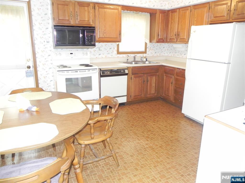 453 Liberty Street 14