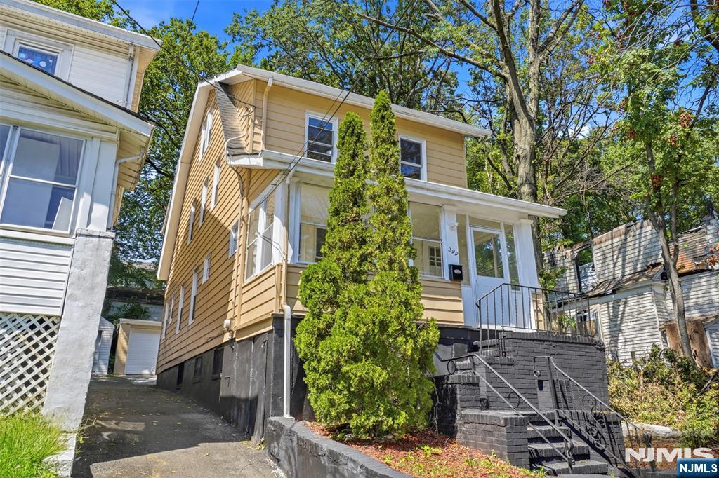 299 Smith Street