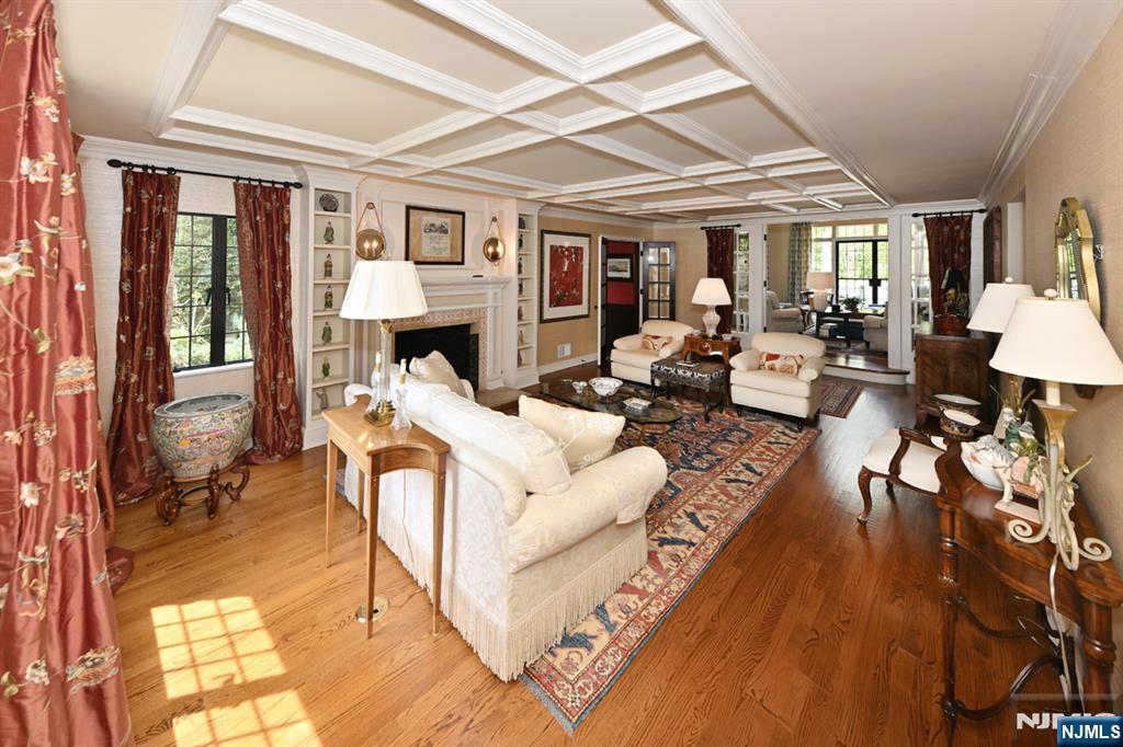 3 Hollis Drive