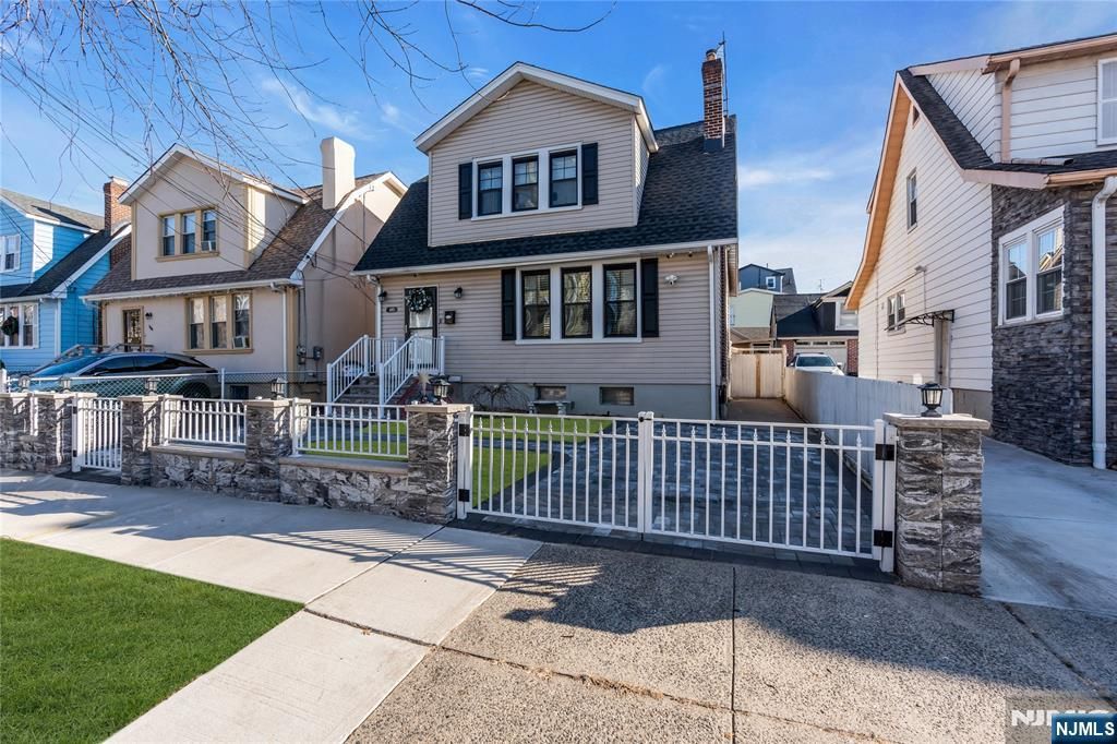 Photo of 357 11th Street, Newark, NJ 07107 (MLS # 25043695)