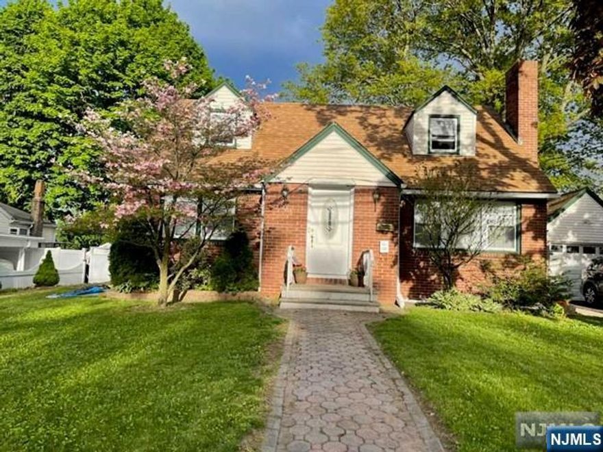 Bright and comfortable second floor unit. Heat, hot water and water included. Parking space included. Close to public transportation, schools, and house of worship.