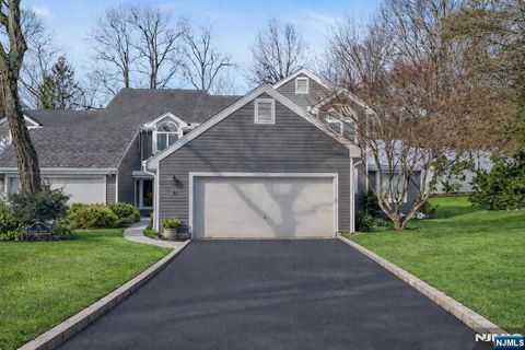 19 Crescent Hollow Court Ramsey NJ 07446