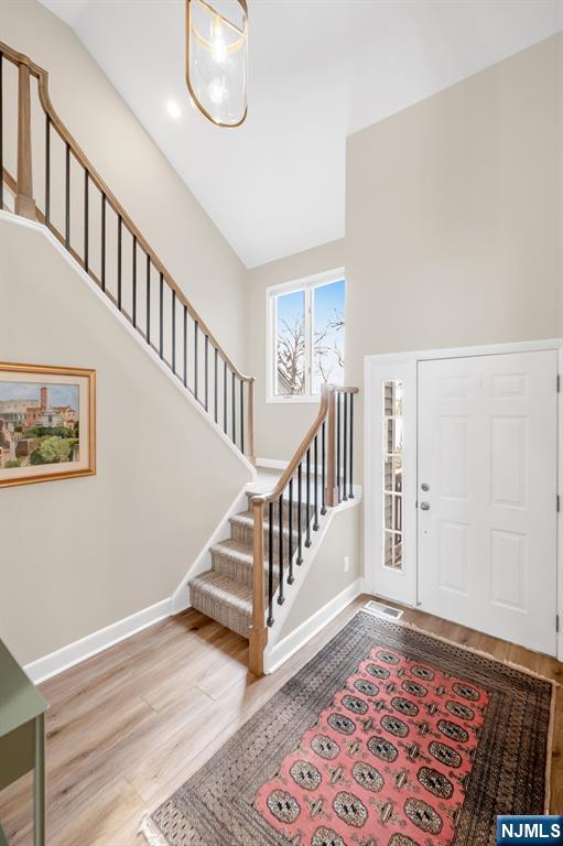 19 Crescent Hollow Court