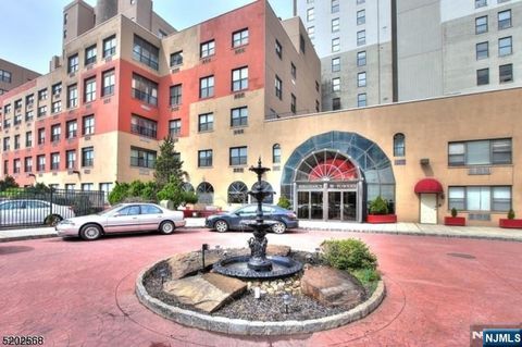 Photo of 111 Mulberry #3P, Newark, NJ 07102 (MLS # 26015867)