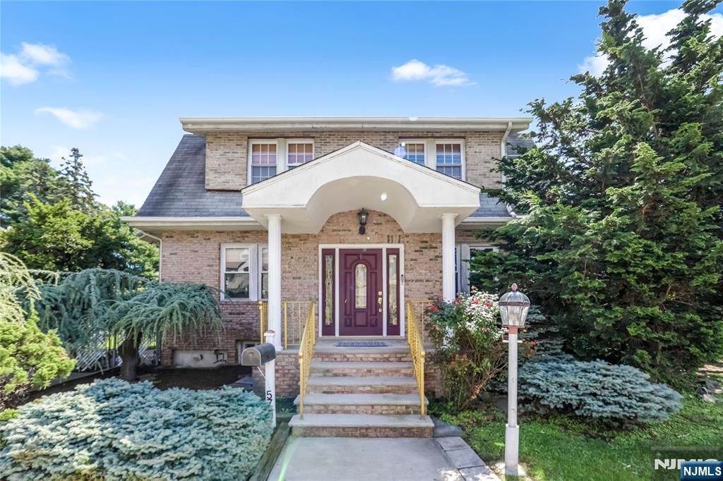 Photo of 570 Winterburn Grove, Cliffside Park, NJ 07010 (MLS # 25035831)