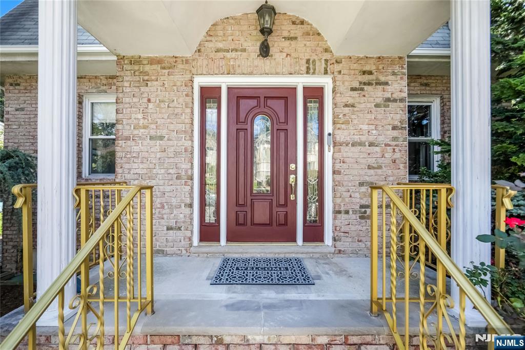 570 Winterburn Grove
