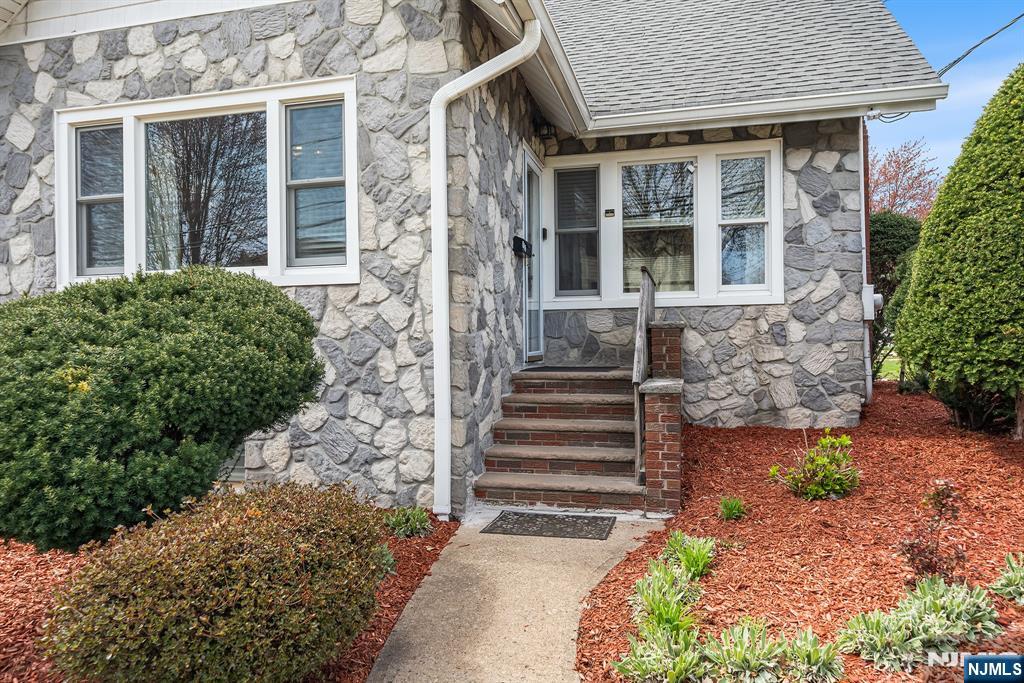 121 Summit Avenue