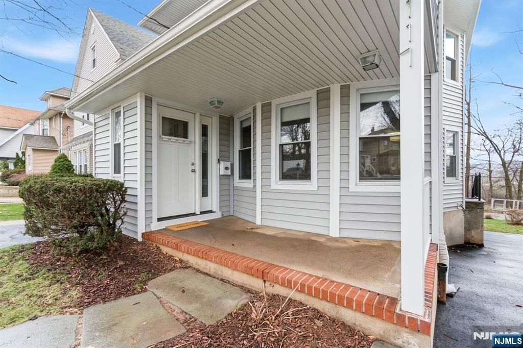 Photo of 117 Overpeck Avenue, Ridgefield Park, NJ 07660 (MLS # 26008756)