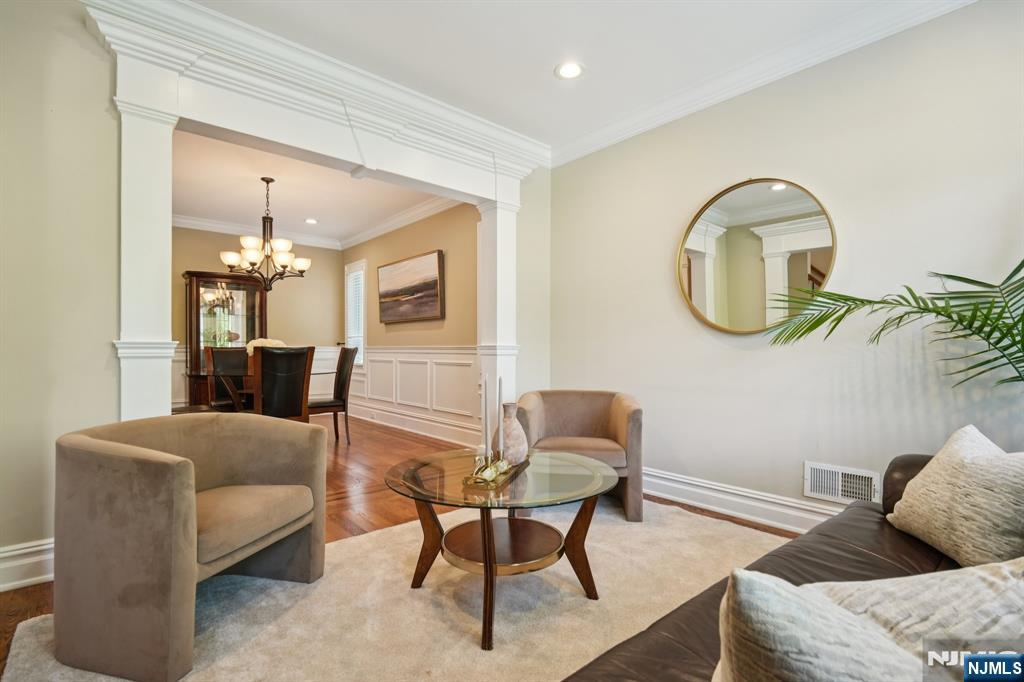 19 Grandview Avenue