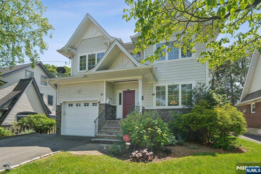 19 Grandview Avenue