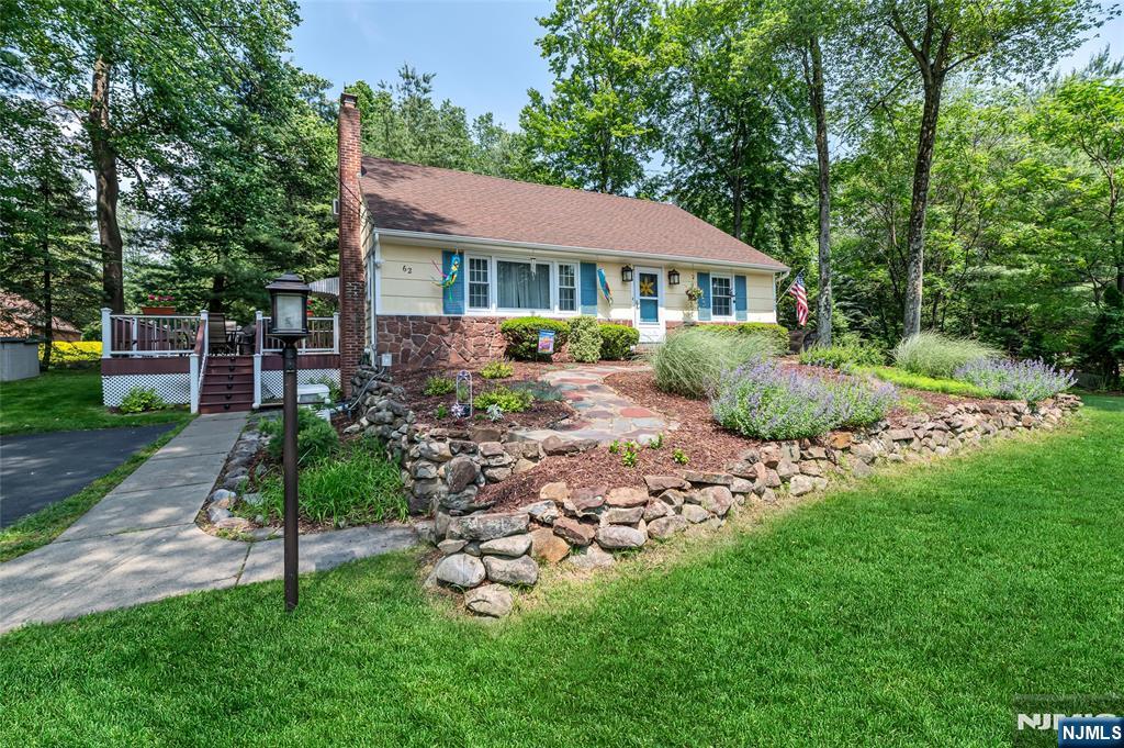 Property for Sale at 62 Woodland Avenue, Allendale, New Jersey - Bedrooms: 4 
Bathrooms: 2 
Rooms: 8  - $649,000