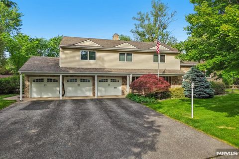 123 Midwood Road Paramus NJ 07652