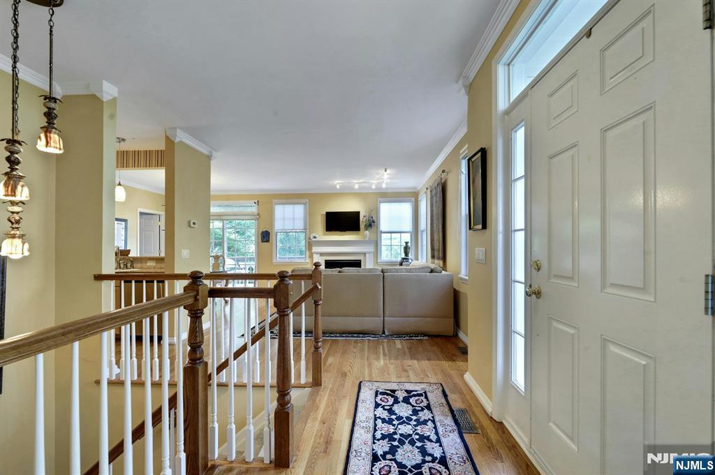 11 Pine Lake Terrace