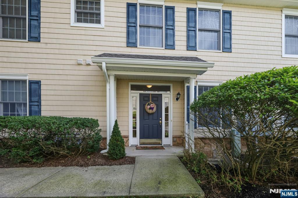 11 Pine Lake Terrace