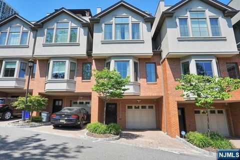 Photo of 1538 River Rd #5, Edgewater, NJ 07020 (MLS # 26023675)