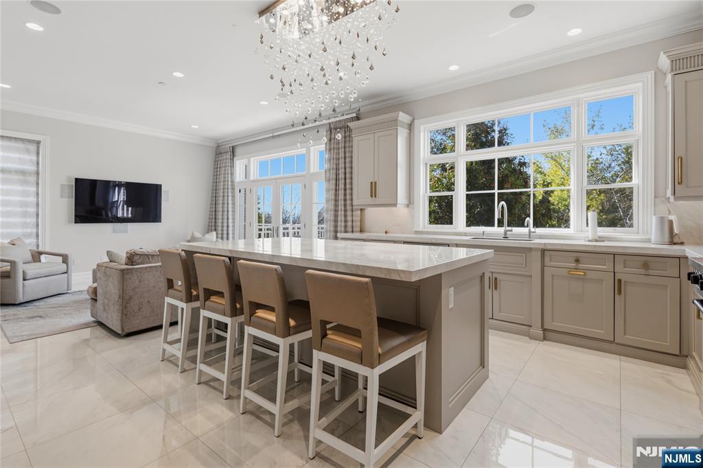 605 Heights Lane
