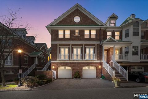 Photo of 605 Heights LN, Tenafly, NJ 07670 (MLS # 26024762)