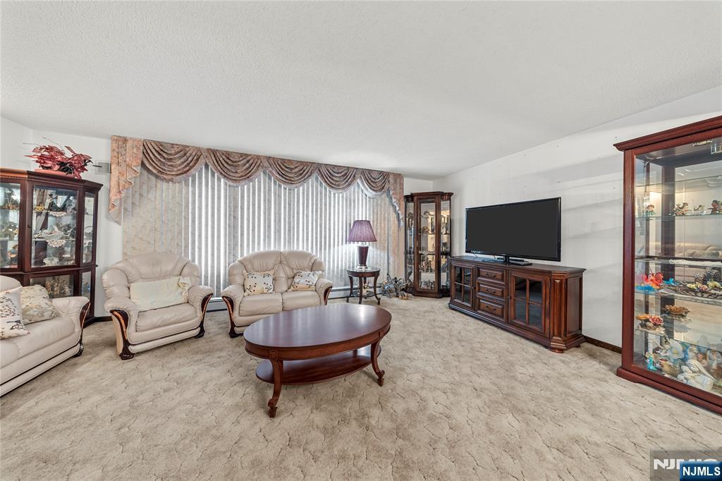 347 Manor Court