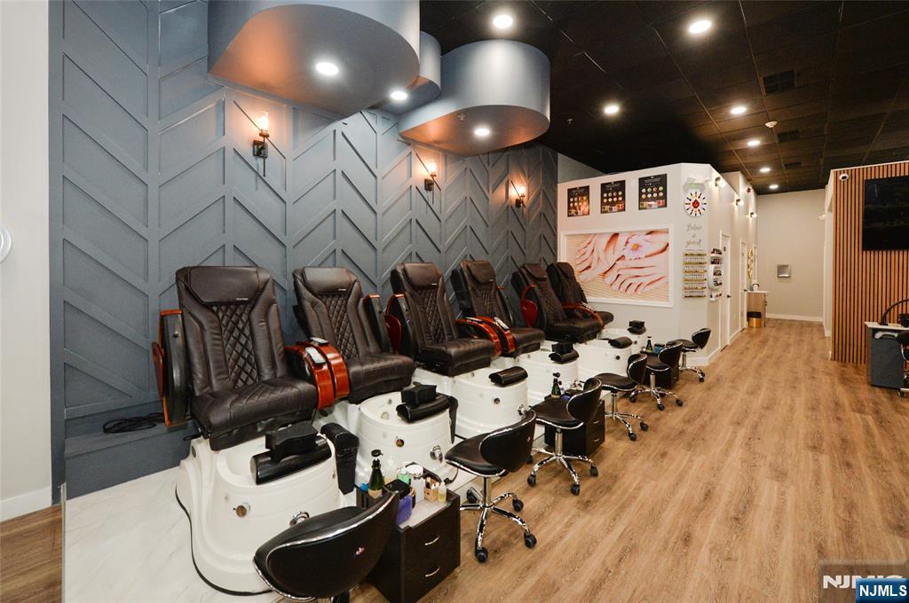 216-222 Bergen Boulevard