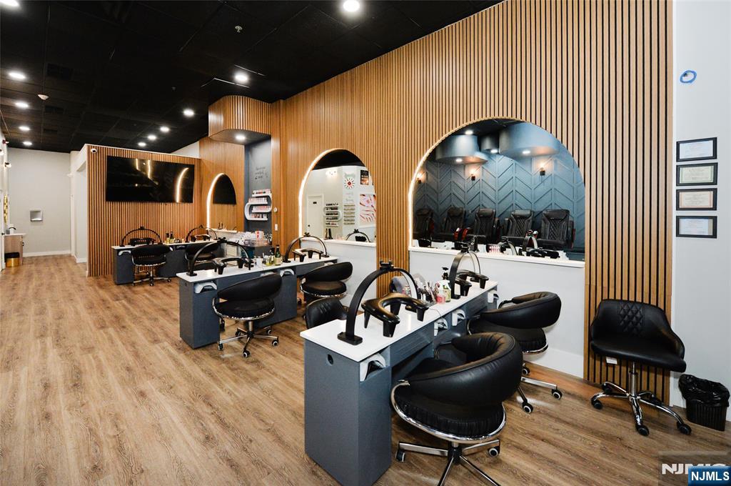 216-222 Bergen Boulevard