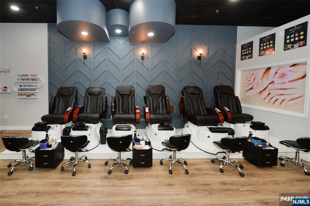 216-222 Bergen Boulevard