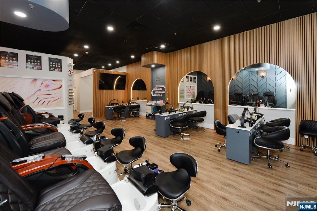 216-222 Bergen Boulevard