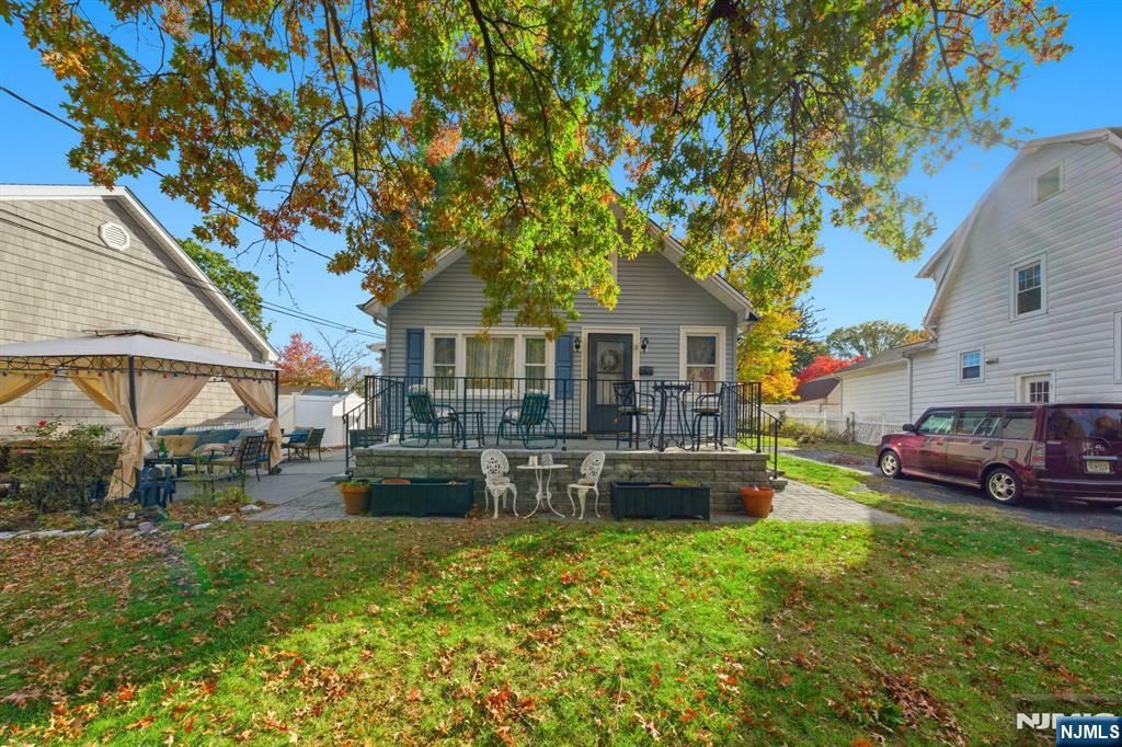 Photo of 13 Poplar Street, Dumont, NJ 07628 (MLS # 25036193)