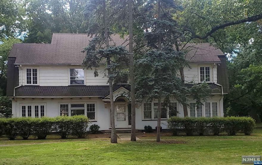 Wonderful opportunity in Plainfield to become the owner of this spacious Colonial style home. This property has hard wood floors throughout the home, large bedrooms, and with the right vision can be brought back to is full luster. The property sits on a corner lot, has a detached 2 car garage and is located close to schools, shopping, and easy access to highways. Come see it today!!!