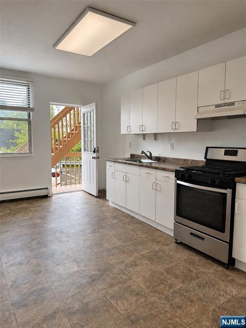 Photo of 15 Grove ST #15A, Tenafly, NJ 07670 (MLS # 26033516)