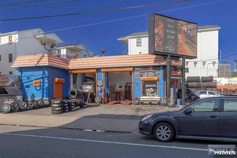 Photo of 44 New York Avenue, Newark, NJ 07105 (MLS # 25034990)