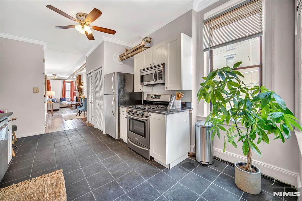133 Madison Street 2L
