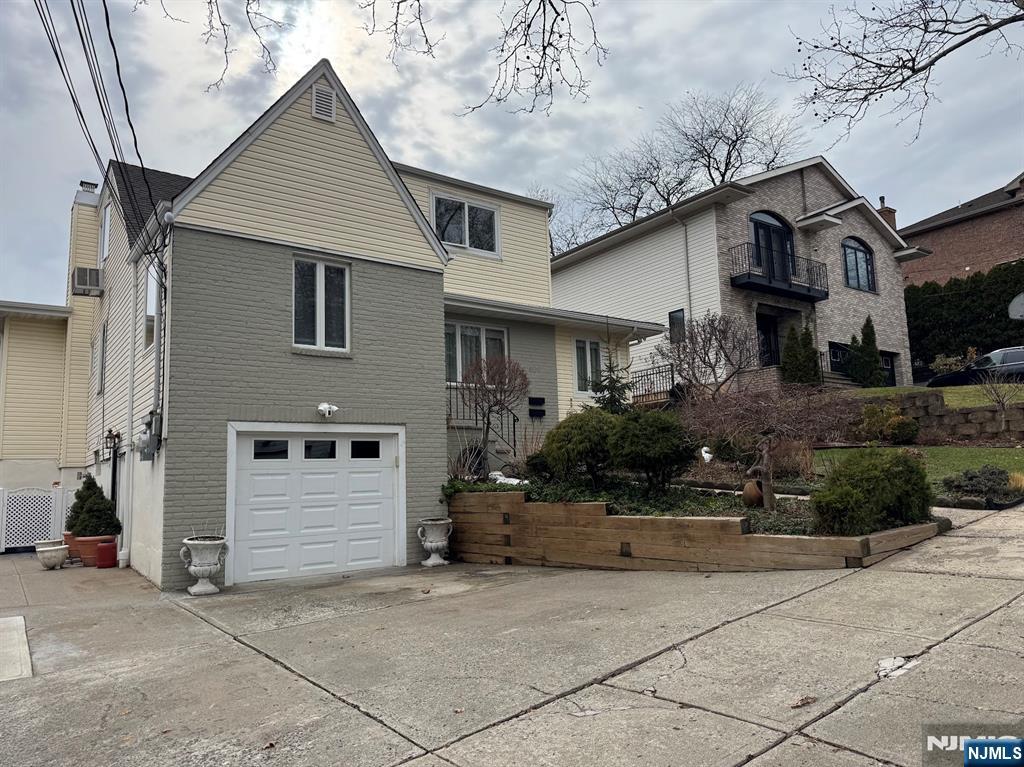 800 De Lalla Terrace