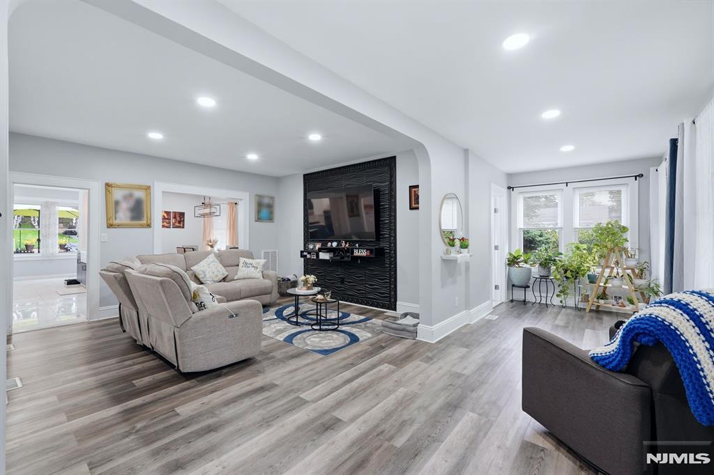 25 1st Street