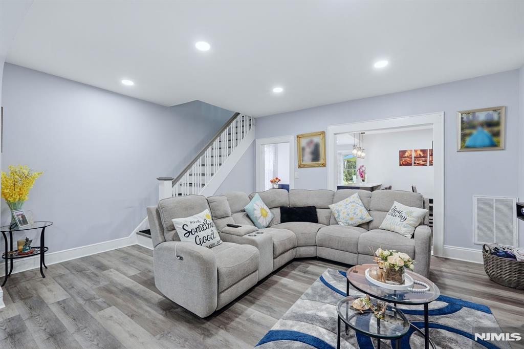 25 1st Street