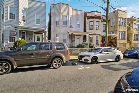 5512 Grant Place West New York NJ 07093