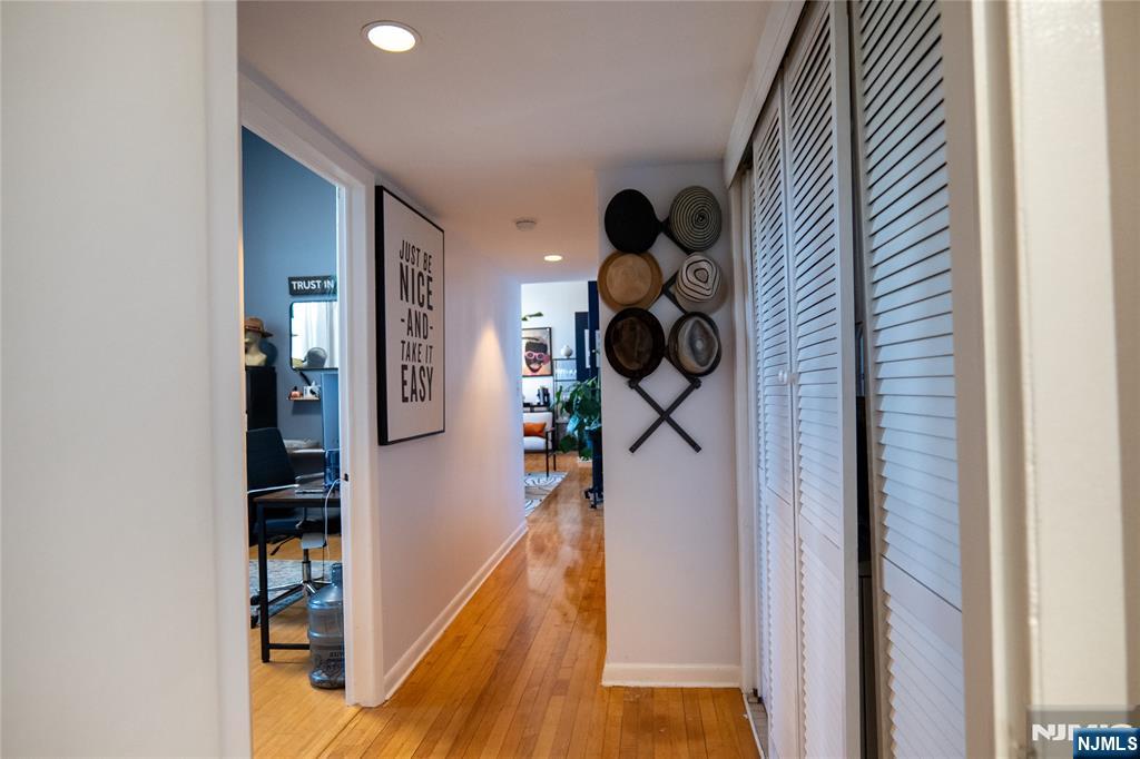 Orange, New Jersey 07050, United States, 2 Bedrooms Bedrooms, ,1 BathroomBathrooms,Residential,Pending,122500